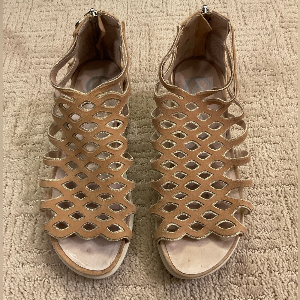 👡✨ Brown’s Shoes Wishbone Neutral Suede Sandals Women 6.5 EUC Boho Minimalist